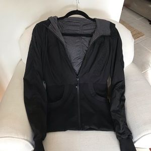 Lululemon jacket, size 6. Perfect condition.
